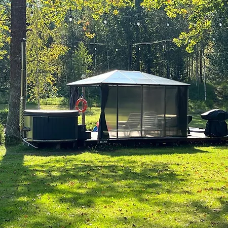Wolf Holiday home